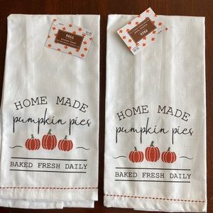 2 Fall kitchen towels NWT